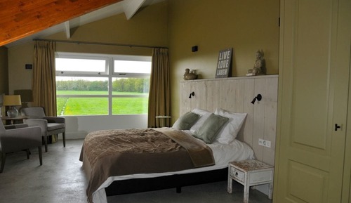 Comfort Suite, 1 Bedroom, Valley View