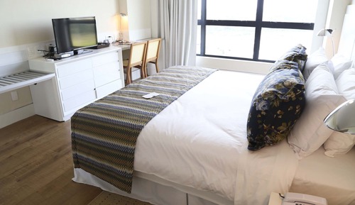 Suite with Jatted Tub