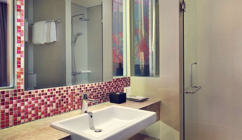 Deluxe Room, 1 King Bed, City View