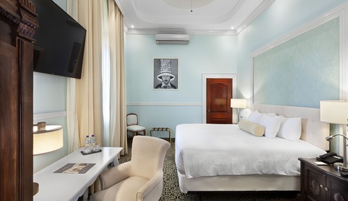 Classic Room, 1 King Bed, City View