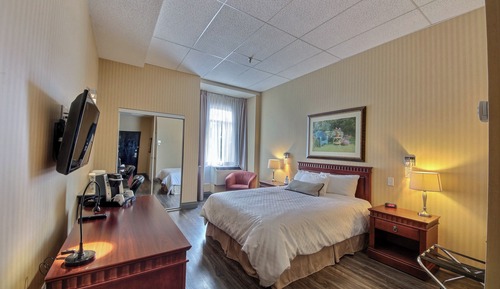 Standard Room, 1 Queen Bed