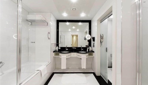 Diplomatic Suite