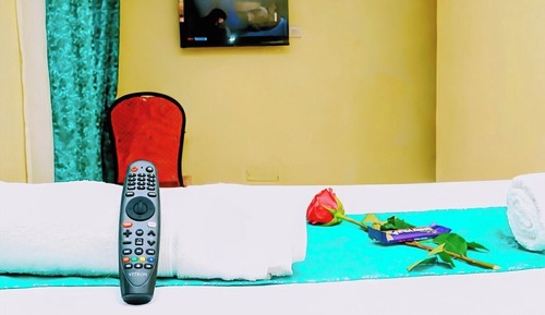 Basic Studio Suite, City View