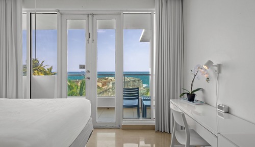 Studio, 2 Double Beds, Balcony, Sea View