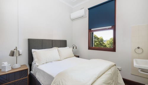 Double Room, 1 Queen Bed