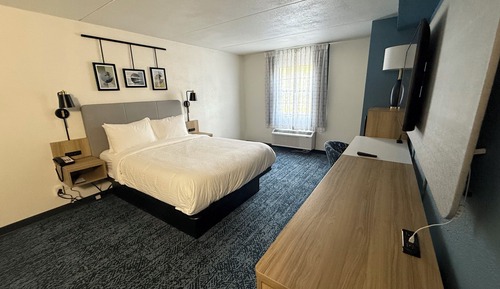 Basic Single Room, 1 Queen Bed, Non Smoking, Air conditioning