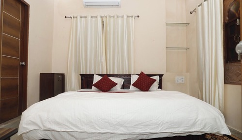 Basic Double Room, Garden View