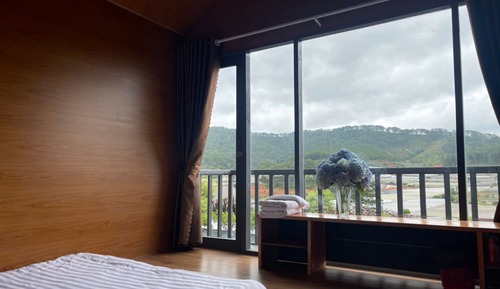 Deluxe Double Room, Balcony, Hill View