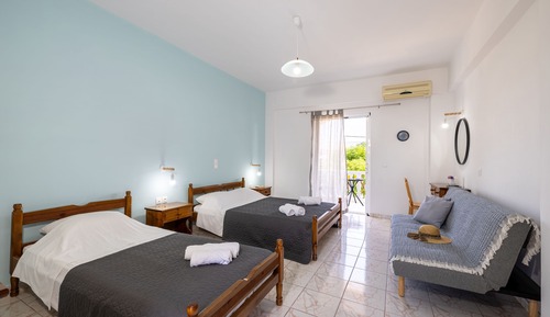 Basic Studio, Balcony, Garden View