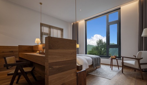 Deluxe Room, Hill View