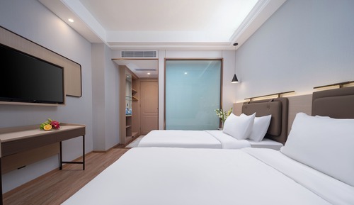 Superior Twin Room, City View