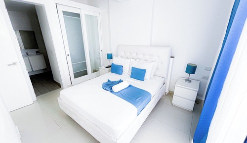 Deluxe Studio Suite, City View
