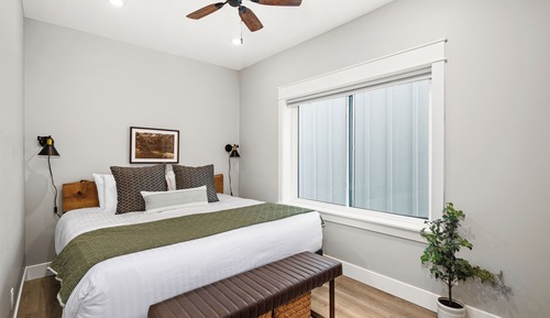 Luxury Condo, 2 Bedrooms, 2 Bathrooms, Lake View