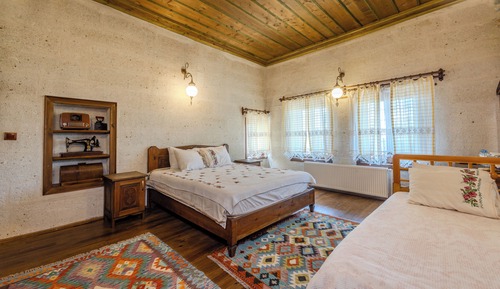 Deluxe Triple Room