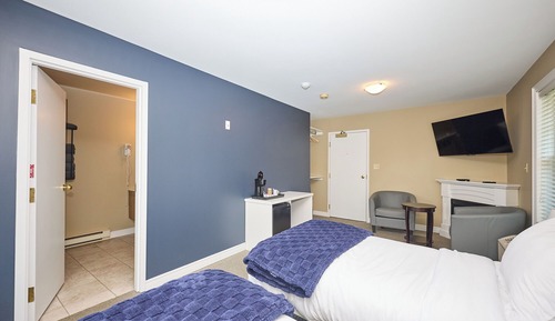 Twin Room, City View