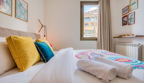 Daisy - Mountain view 1BR Apartment & Balcony