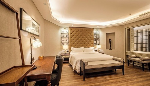 Luxury Suite