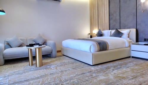 Junior Studio Suite