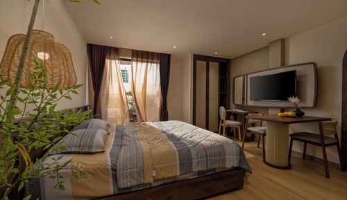 Signature Studio Suite, Balcony, City View