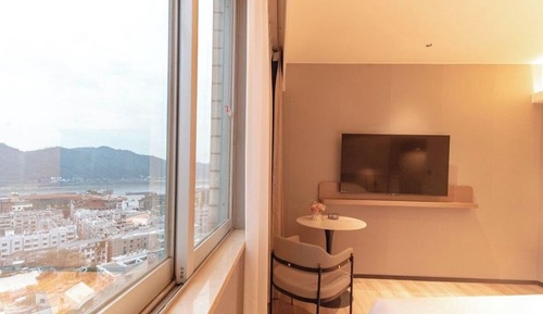 Executive Suite, River View