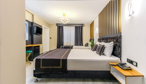 Family Suite, Patio, City View