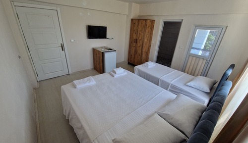 Comfort Triple Room