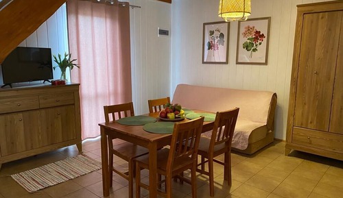 Superior Cabin, Overwater