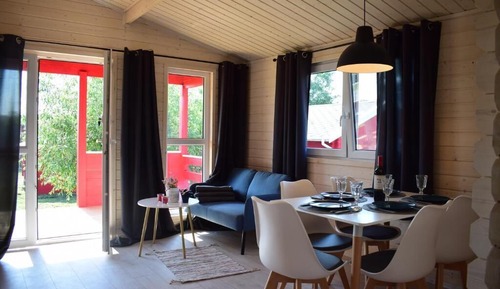 Comfort Cabin, Garden Area