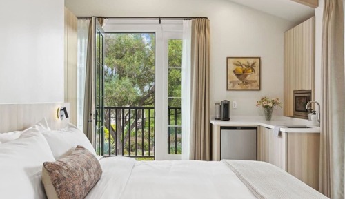 Executive Studio, 1 King Bed, Kitchenette