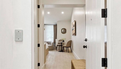 Executive Studio, 1 King Bed, Kitchenette