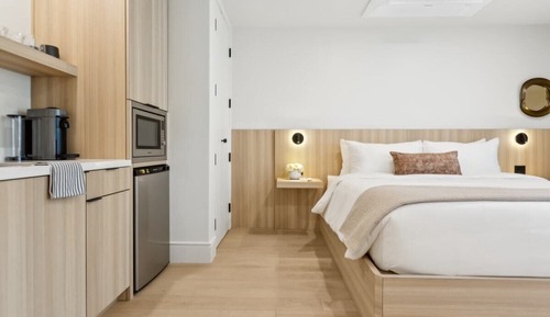 Executive Studio, 1 King Bed, Kitchenette
