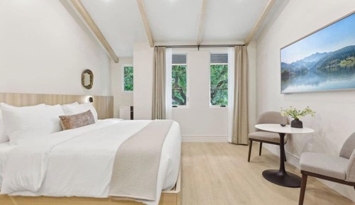 Executive Studio, 1 King Bed, Kitchenette