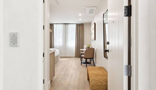 Executive Studio, 1 King Bed, Kitchenette