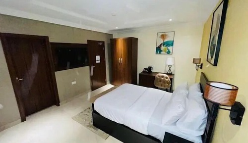 Family Room, Balcony, City View