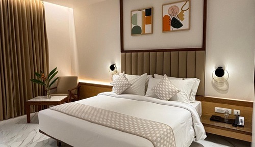 Deluxe Double Room, City View