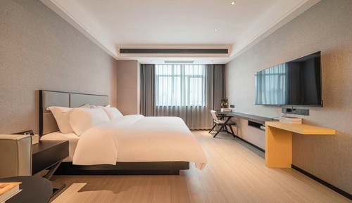Room, City View