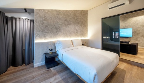 Luxury Suite
