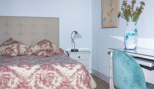 Comfort Room, Balcony, City View