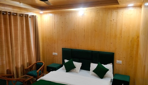 Deluxe Suite, Hill View