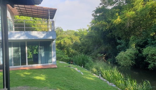 House, Garden View