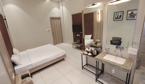 Deluxe Double or Twin Room