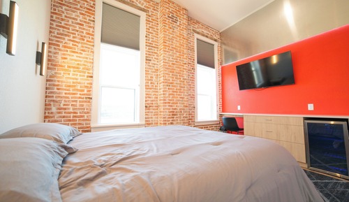 Business Studio, 1 Queen Bed, Non Smoking, Pets Not Allowed