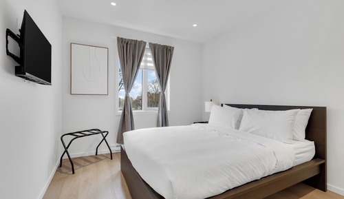 Superior Condo, Balcony
