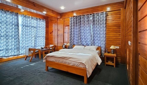 Basic Suite, City View