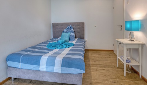 Single Room, Private Bathroom