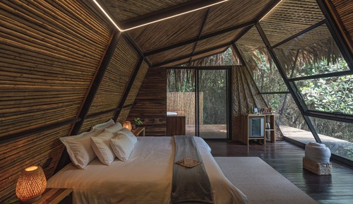 Double Room, Bathtub