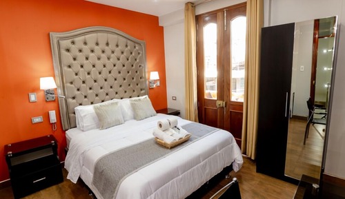 Comfort Room, City View