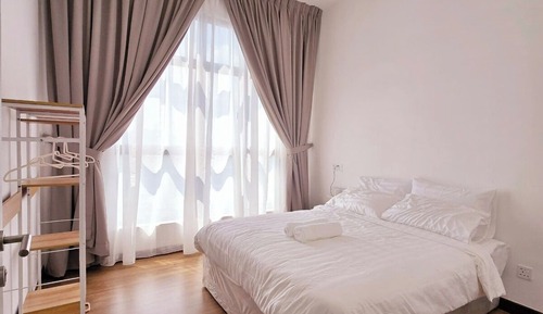 Family Apartment, City View