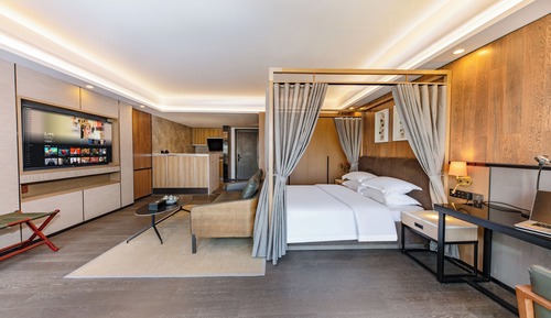 180° City Panoramic Administrative Suite Room (Smart Guest Control+Refrigerator+Washing Machine)
