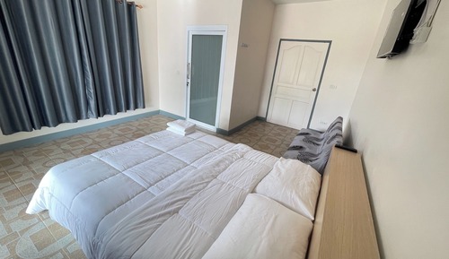 Deluxe Double Room, Bathtub